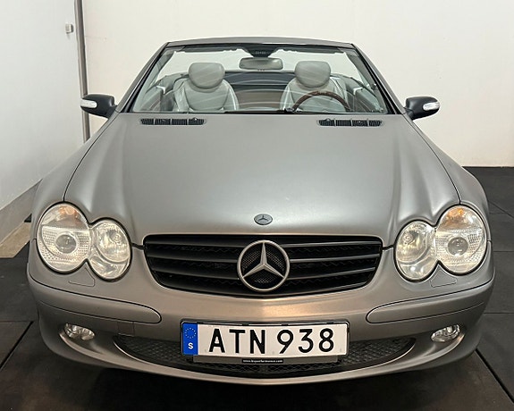 Mercedes-Benz SL500 4 of 5