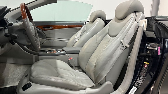 Mercedes-Benz SL500 7 of 23