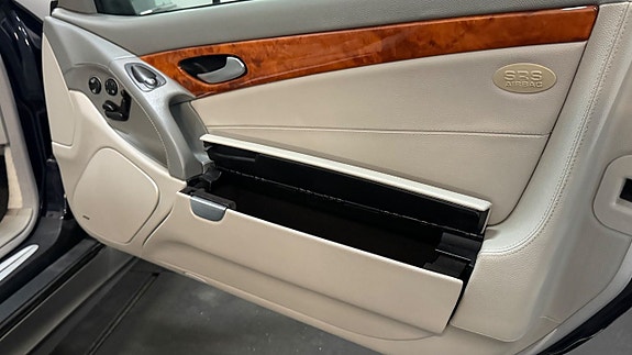 Mercedes-Benz SL500 19 of 23