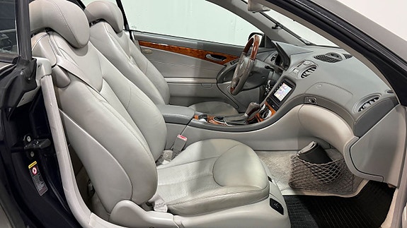 Mercedes-Benz SL500 18 of 23