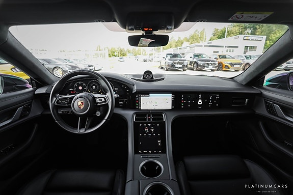 Porsche Taycan 13 of 27