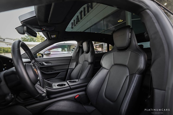 Porsche Taycan 8 of 27