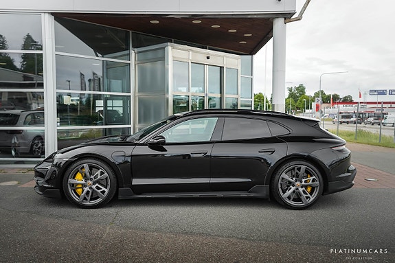 Porsche Taycan 5 of 5