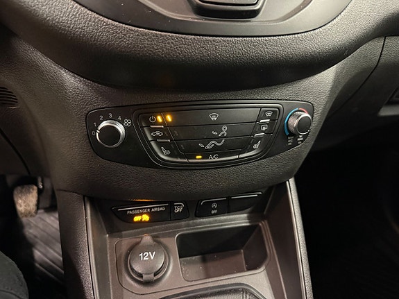 Ford Transit Courier 12 of 16