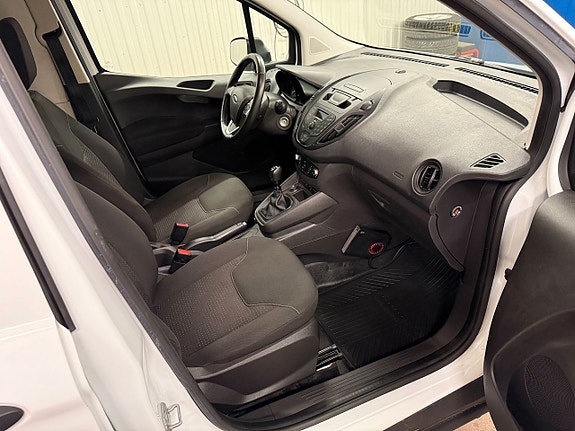 Ford Transit Courier 9 of 16