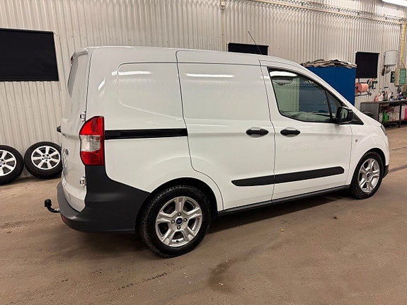 Ford Transit Courier 6 of 16