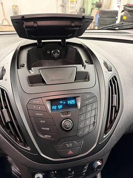 Ford Transit Courier 13 of 16