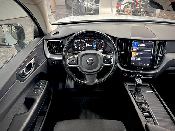 Volvo XC60 14 of 17