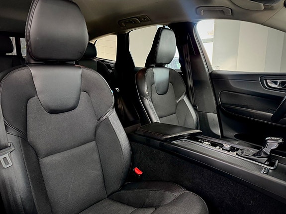 Volvo XC60 10 of 17