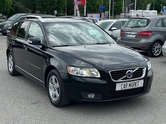 Volvo V50 3 of 16