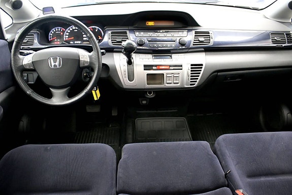 Honda FR-V 11 of 22