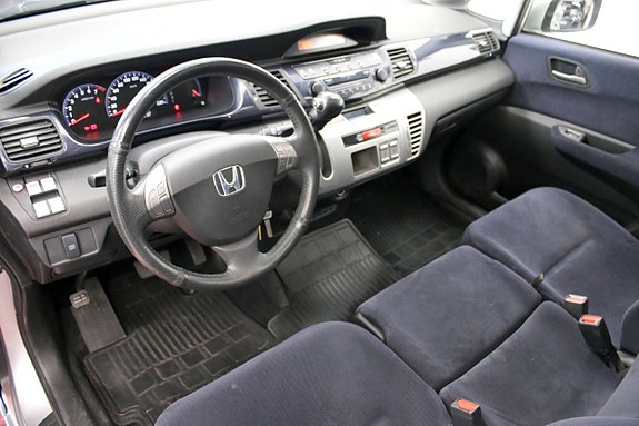 Honda FR-V 12 of 22