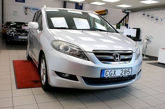 Honda FR-V 4 of 22