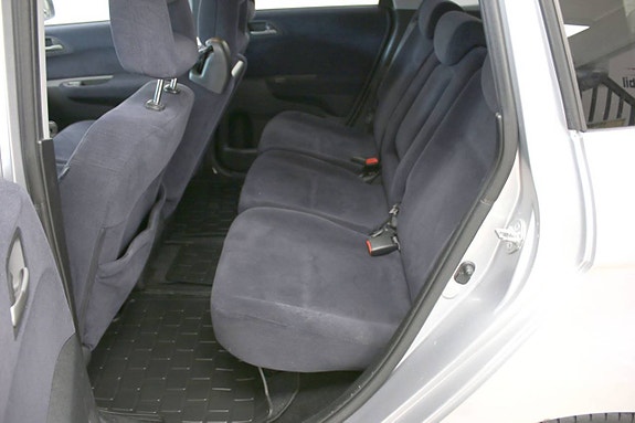 Honda FR-V 17 of 22