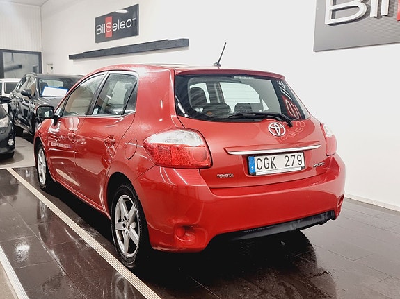 Toyota Auris 13 of 22