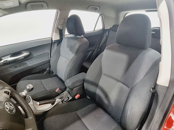 Toyota Auris 6 of 22