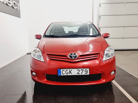 Toyota Auris 3 of 22