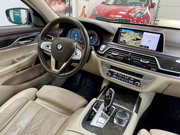 BMW 750Li 14 of 25
