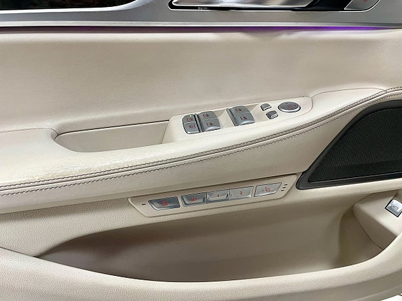 BMW 750Li 10 of 25