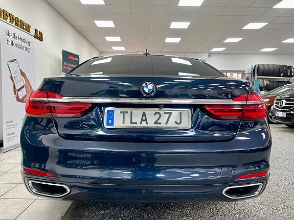 BMW 750Li 5 of 5