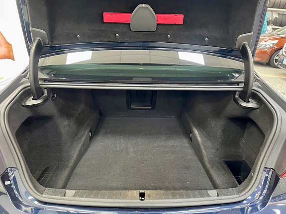 BMW 750Li 18 of 25