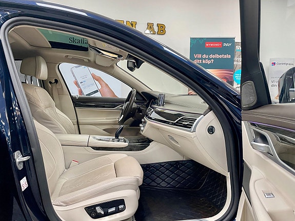 BMW 750Li 15 of 25