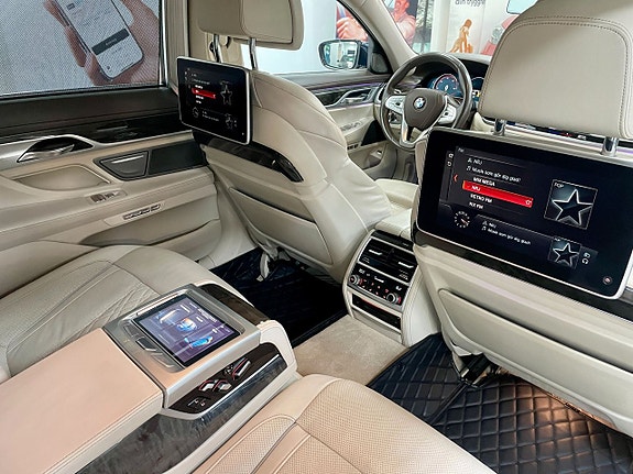 BMW 750Li 17 of 25