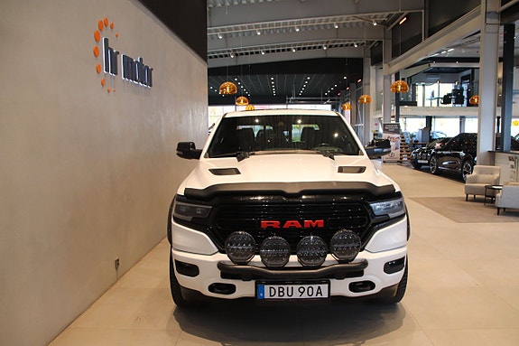 Dodge RAM 1500 2 of 21