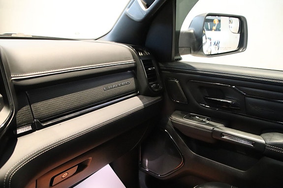 Dodge RAM 1500 13 of 21