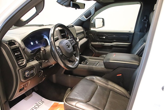 Dodge RAM 1500 10 of 21