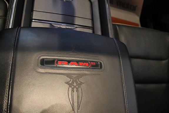 Dodge RAM 1500 18 of 21