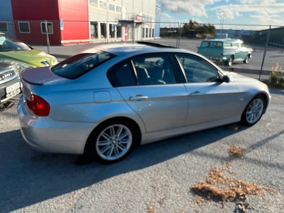 BMW 320 7 of 22