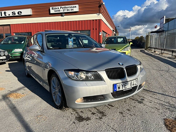BMW 320 2 of 5