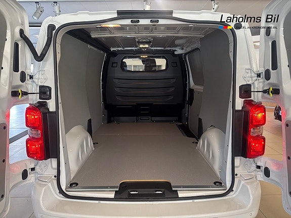 Peugeot e-Expert 7 of 15