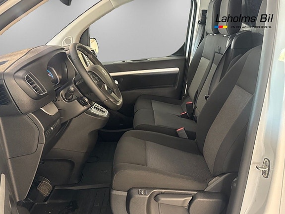Peugeot e-Expert 9 of 15