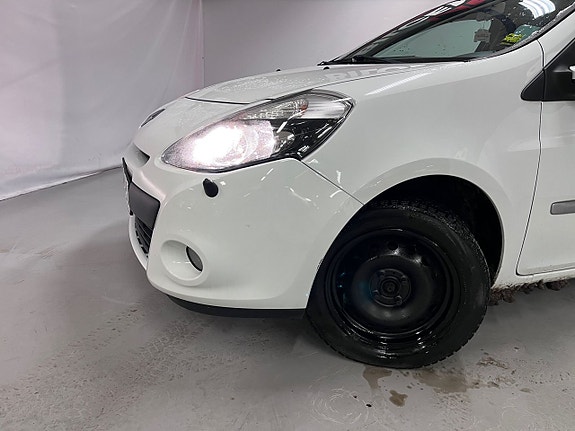 Renault Clio 2 of 5