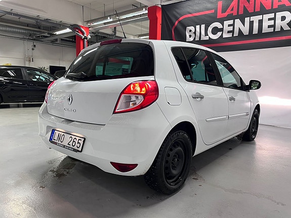 Renault Clio 8 of 20