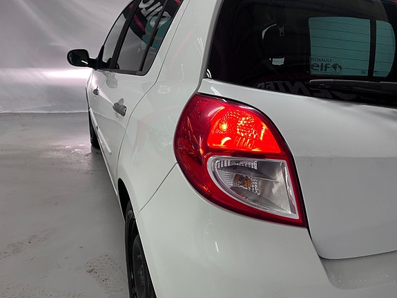 Renault Clio 11 of 20
