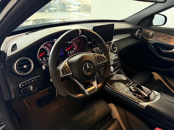 Mercedes-Benz AMG C63 S 23 of 30