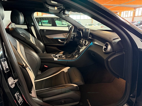 Mercedes-Benz AMG C63 S 17 of 30