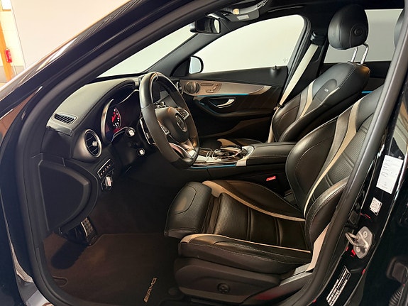 Mercedes-Benz AMG C63 S 21 of 30
