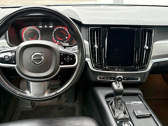 Volvo V90 16 of 19