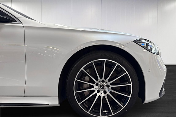 Mercedes-Benz S580 e 19 of 22