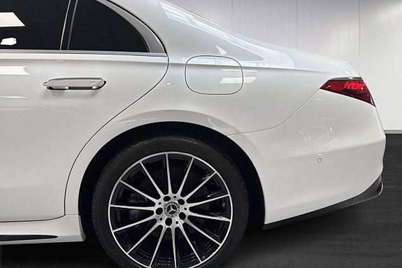 Mercedes-Benz S580 e 21 of 22