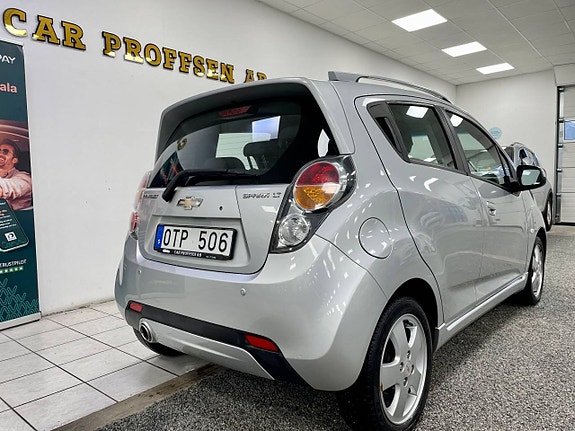 Chevrolet Spark 4 of 19