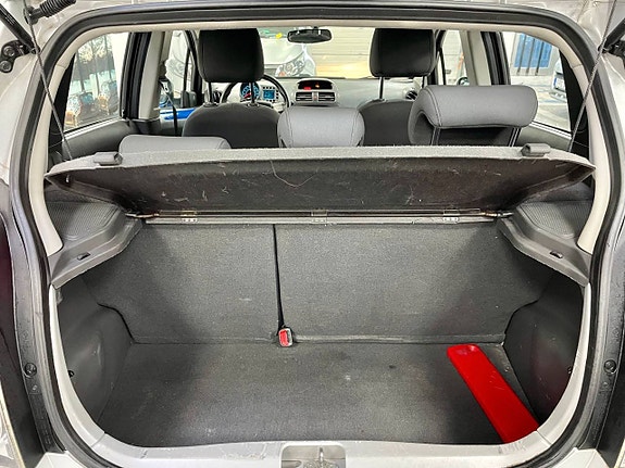 Chevrolet Spark 10 of 19
