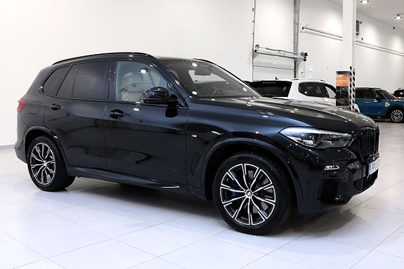 BMW X5 2 of 5