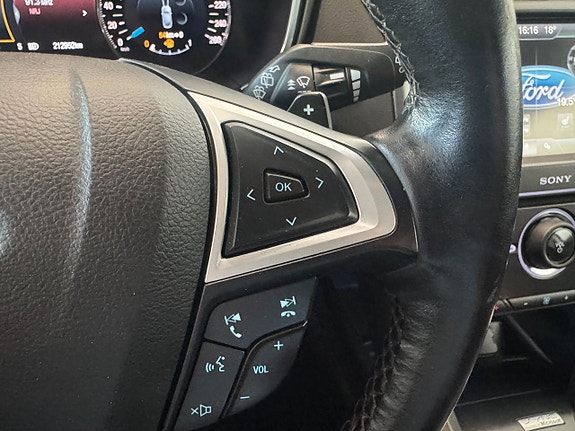 Ford Mondeo 13 of 22