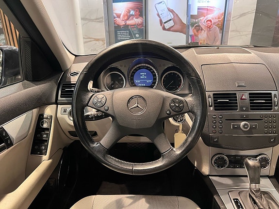Mercedes-Benz C180 10 of 22