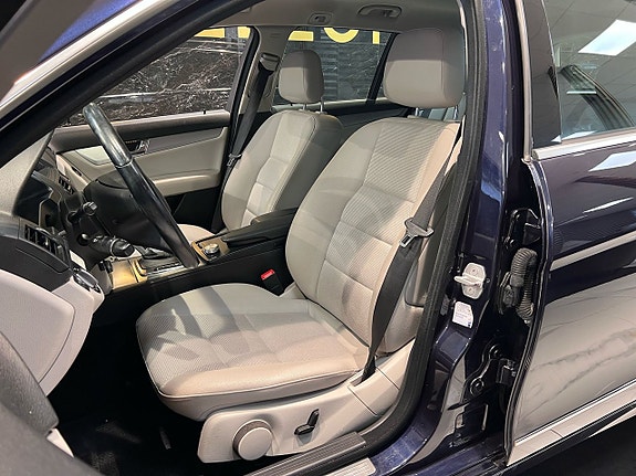 Mercedes-Benz C180 13 of 22